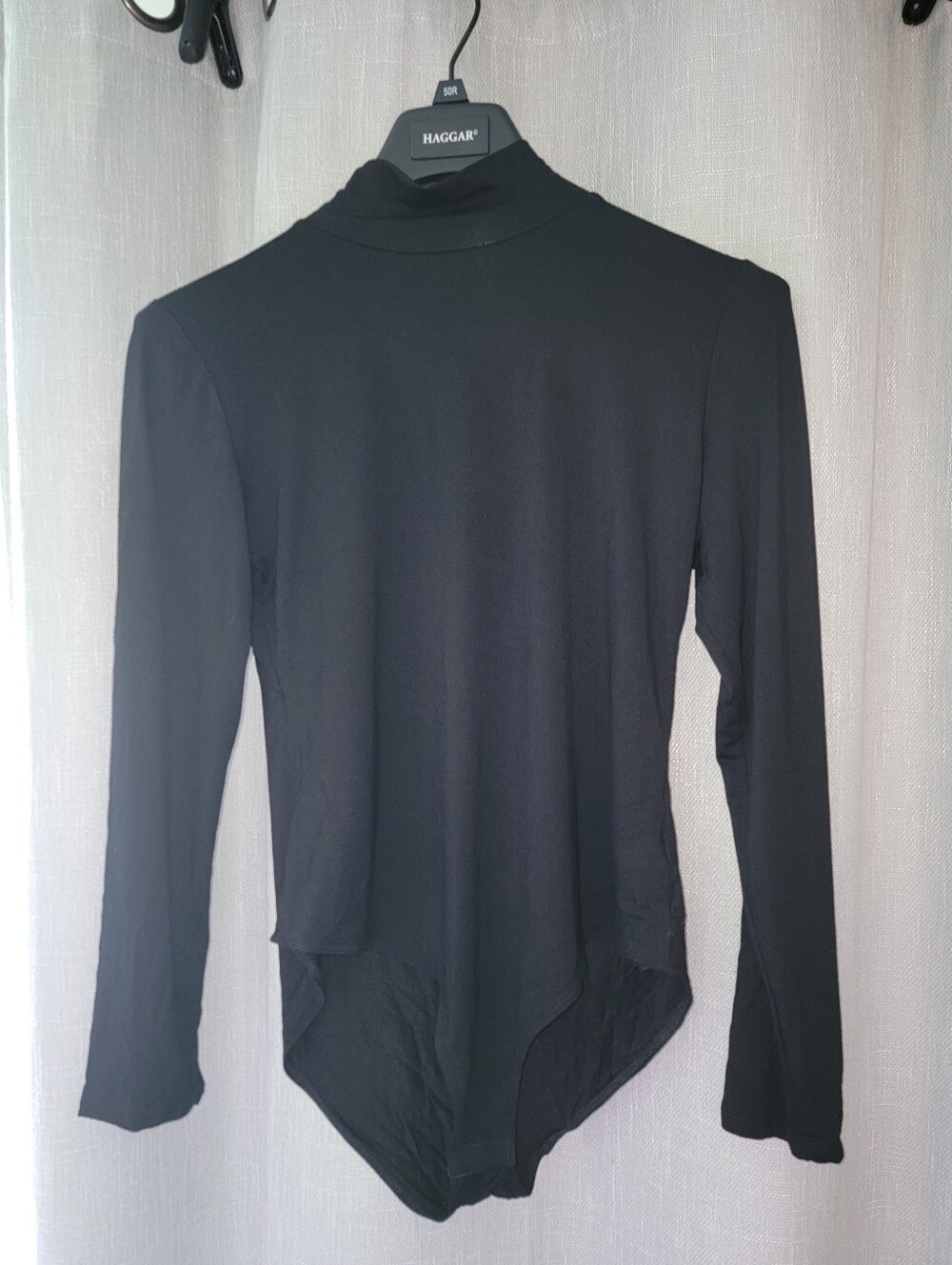 Mangopop black long sleeve bodysuit.